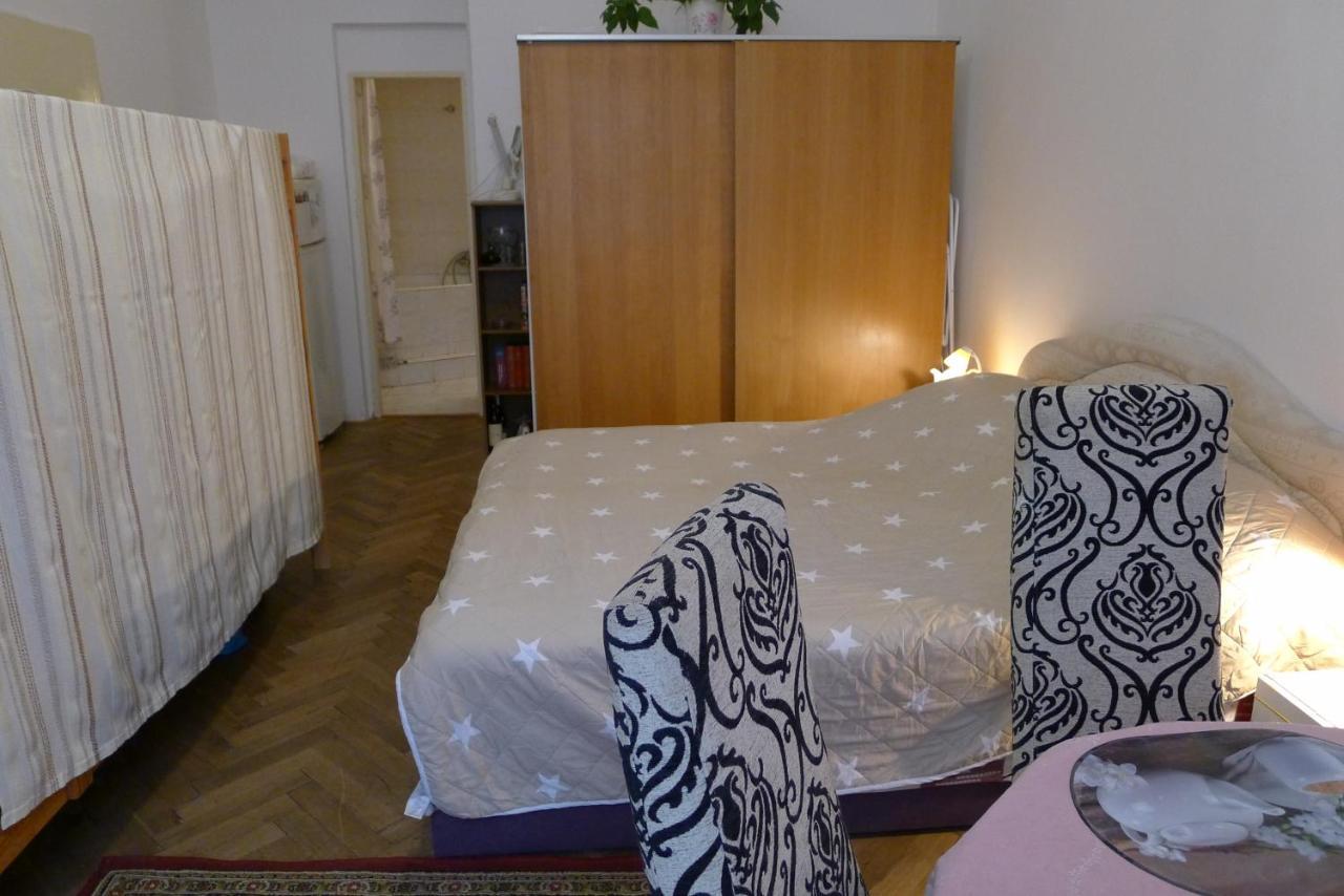 Cozy Modest Room For 2 Or 3 Persons Praha Exteriér fotografie
